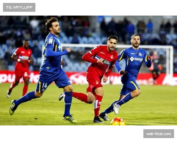 柏林联合1-1法兰克福,两队各取一分难言满意 柏林联合1-1法兰克福,两队各取一分难言满意