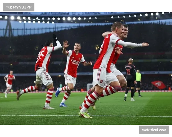 门兴格拉德巴赫0-0闷平沙尔克04，双方门将当选全场最佳